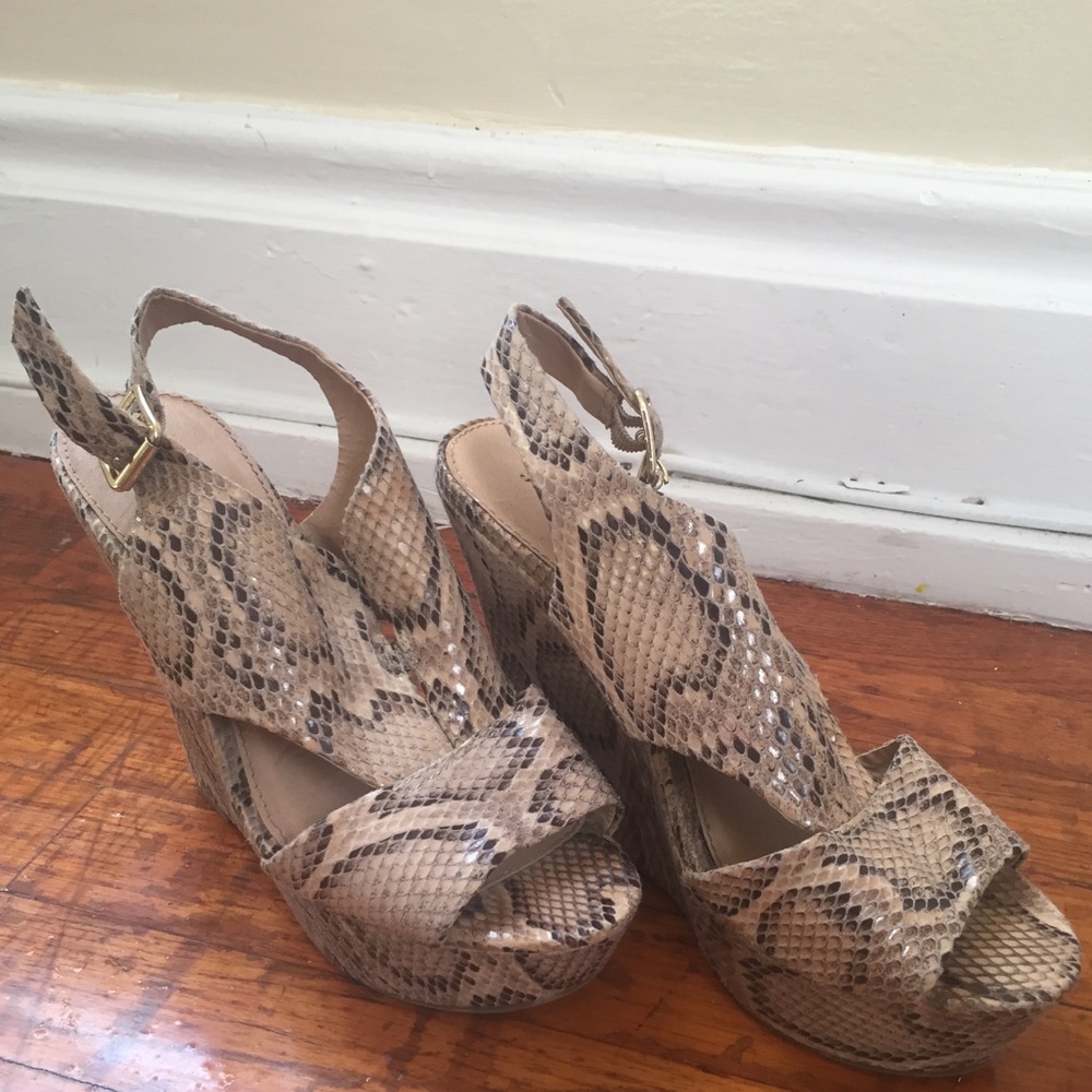 Snake skin women’s wedges